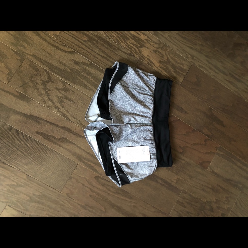 Lululemon Hotty Hot Shorts Naked Sz 10 NWT